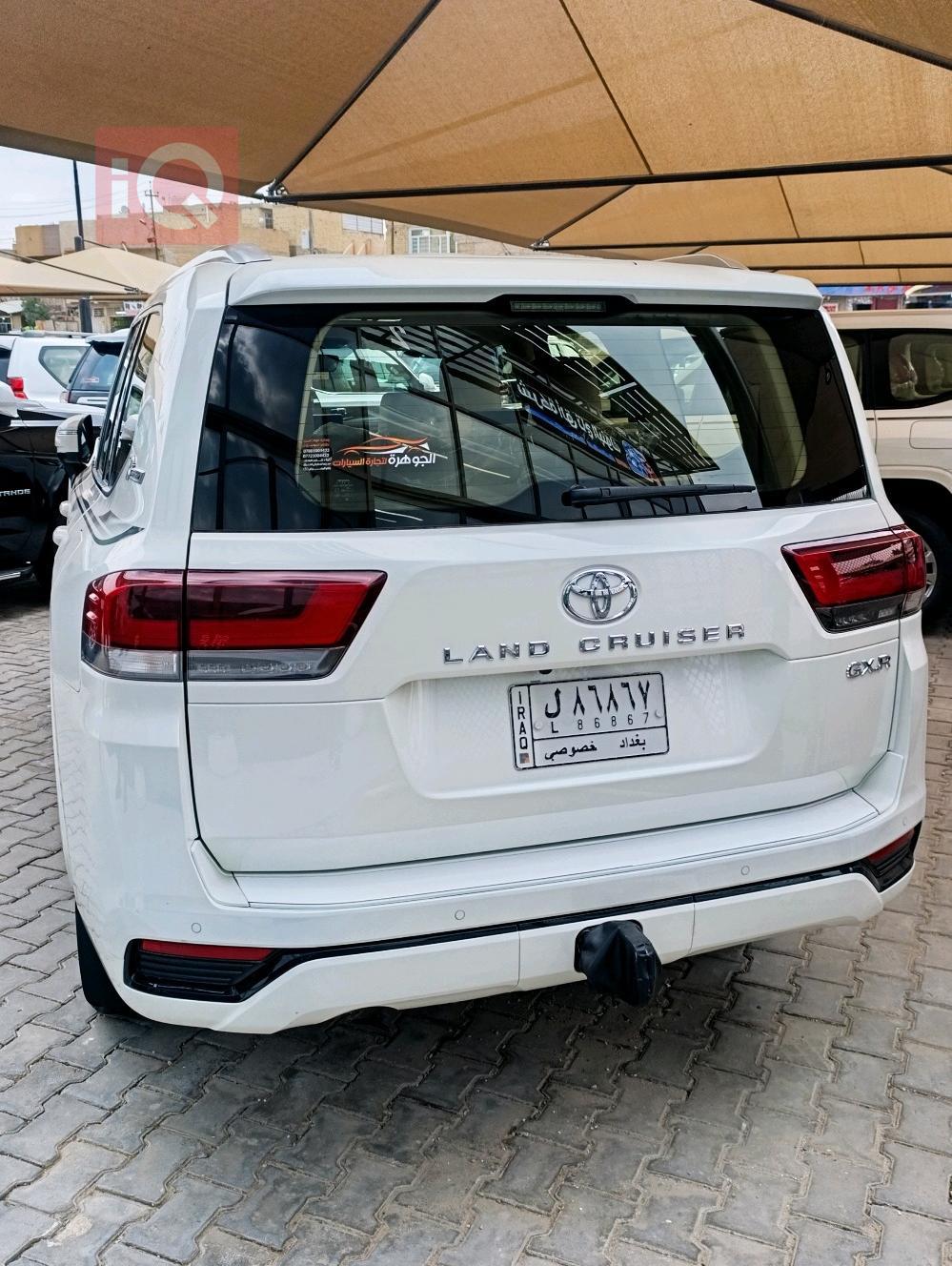 Toyota Land Cruiser
